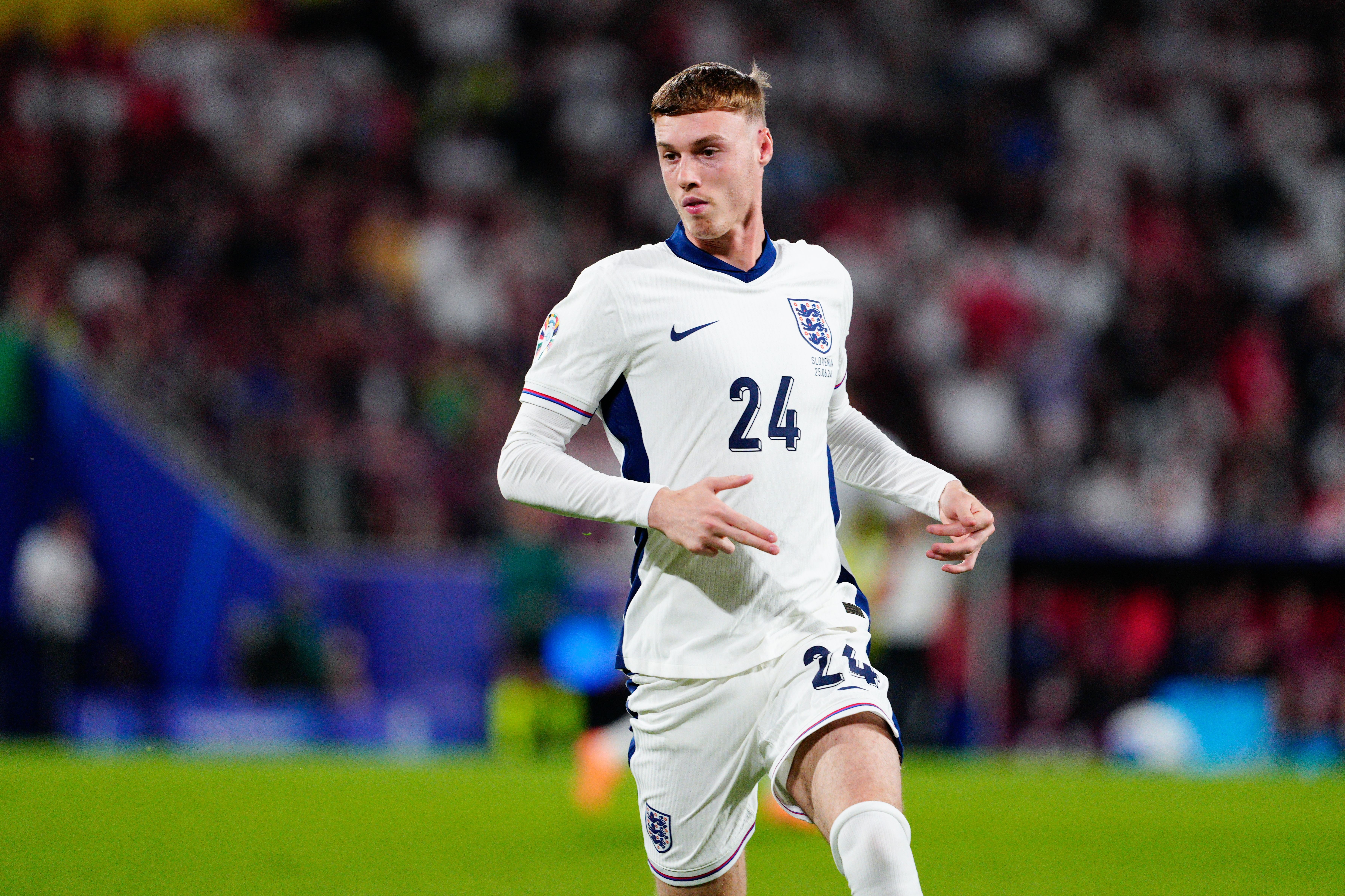 线上娱乐-电讯报英格兰球员评分：本·怀特、梅努、帕尔默、福登4分最低